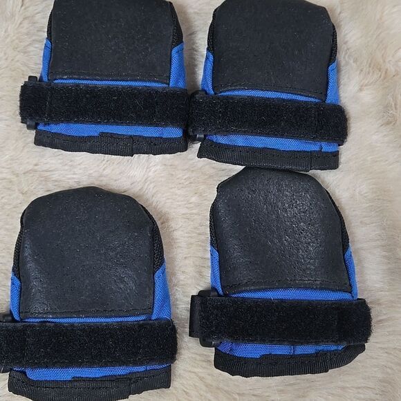 REI DOG BOOTS, SIZE MEDIUM,  NEW! - Picture 6 of 7